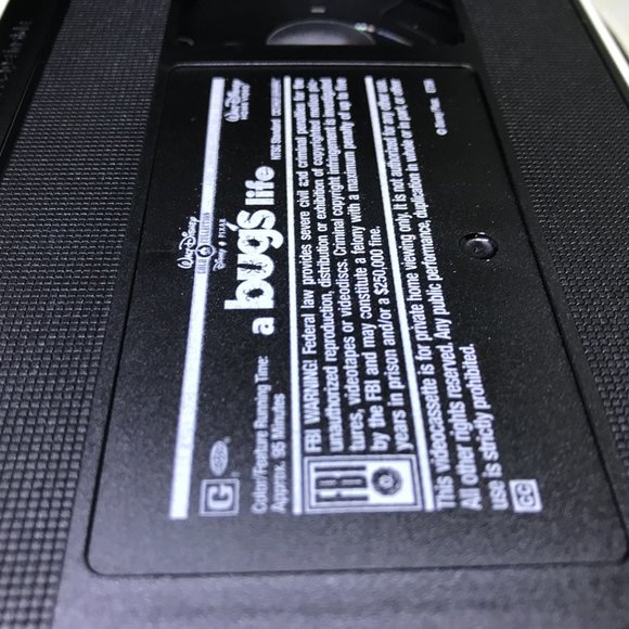 Disney/Pixar A Bugs Life VHS GOLD COLLECTION - Picture 2 of 3